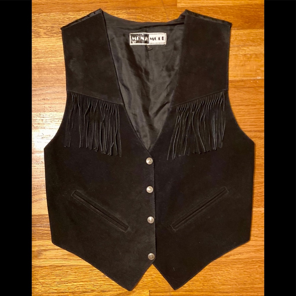 Mona Mode blk button up suede Vest w/fringe, EUC!